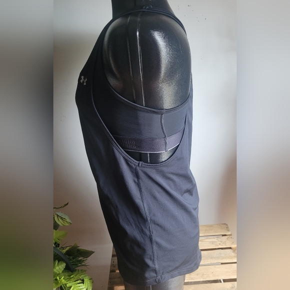 Under Armour Black Tank Top with Shelf Bra - Picture 4 of 6